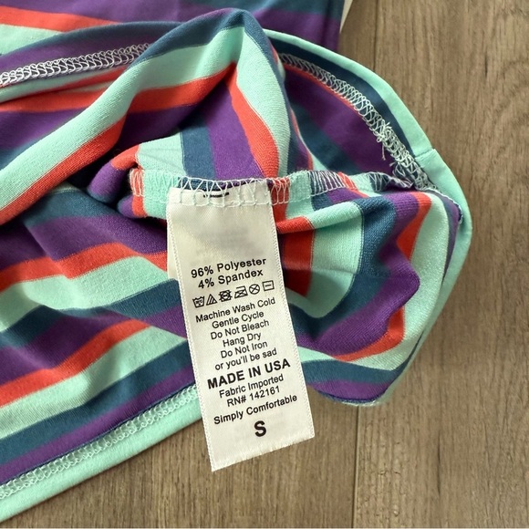 New Lularoe Gigi Summer Striped Top - Picture 3 of 5